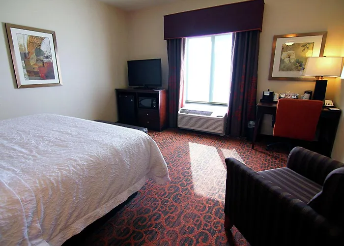 Hampton Inn & Suites Grand Forks