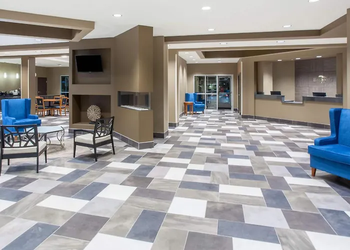 Baymont By Wyndham Grand Forks